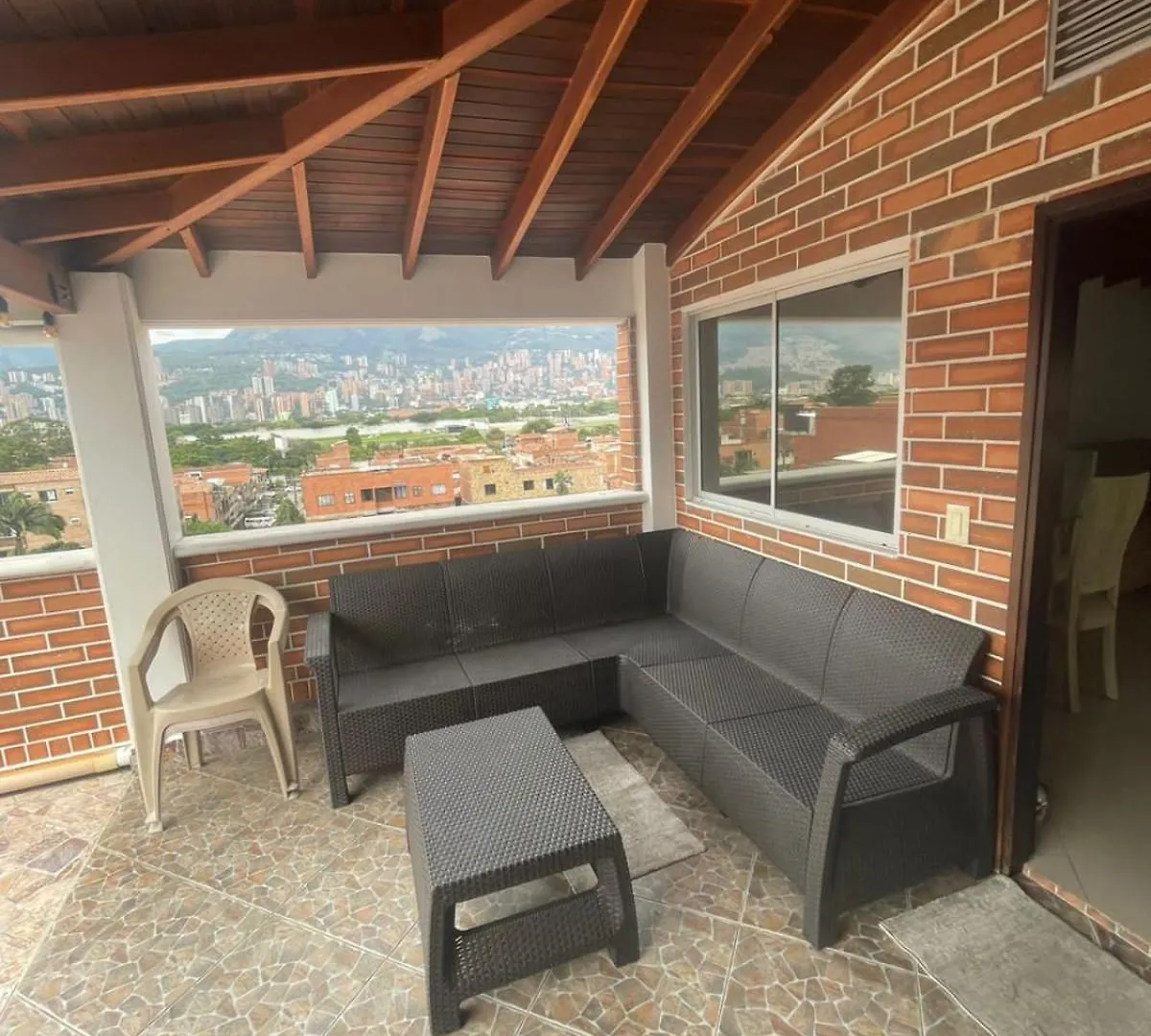 아파트 Hermosa Terraza Con Vista Al Aeropuerto 메딜린